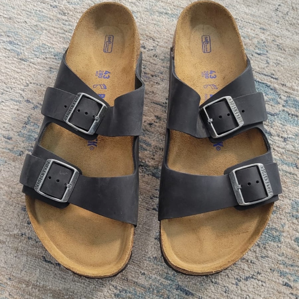 NEW Birkenstock Black Sandals with adjustable straps